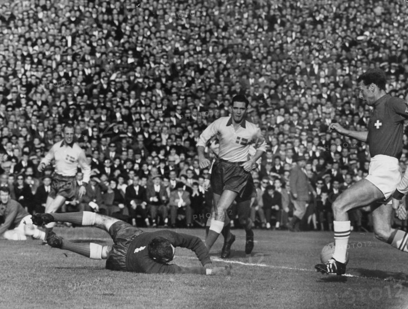 International match Switzerland - Sweden, Berne, 1961: Charles ¬´Kiki¬ª Antenen.