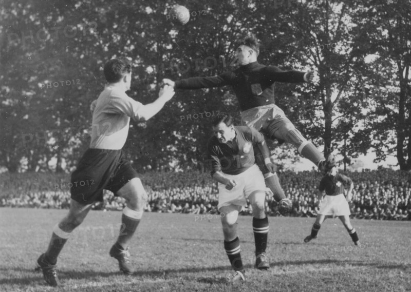International match Switzerland - Holland, Basel, 1950: Kraak, Friedlander, Huijbregts.