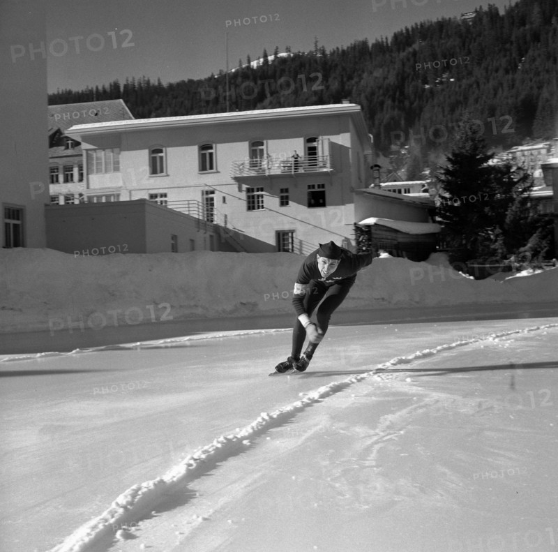 Speed Skating ECH 1954 Davos: Gunnar Sjoelin.