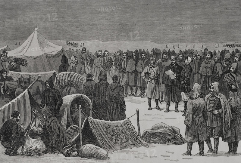 Russo-Turkish War (1877-1878). Siege of Plevna (20 July to 10 December 1877). Combats that took place between the joint army of Russia and the Kingdom of Romania against that of the Ottoman Empire. Surrender of the Turkish army at Plevna. The Turkish army was being defeated by the Russians. Call to the Turkish officers prisoners, interned on the other side of the Vid River. Engraving by Daudenarde. ""La Guerra de Oriente"" (The Russo-Turkish War). Volume III. 1878.