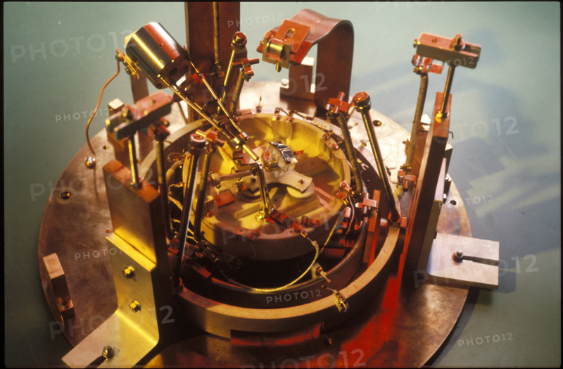 Scanning tunnel microscope by IBM, Rüschlikon 1983