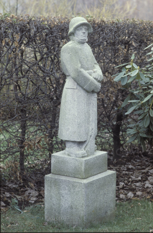 Rudolf Gnagi, garden, stone figure, sculpture of a soldier, 1979.