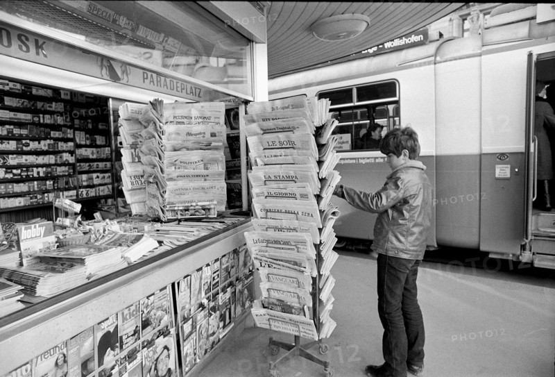 Newsstand at the Paradeplatz, 1971.