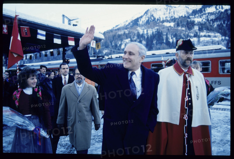Reception for the federal president Flavio Cotti in Airolo, 1990.