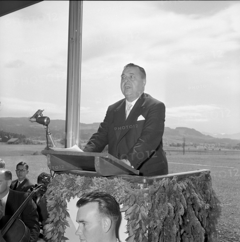 Ernst Vaterlaus at opening of high school Wetzikon 1957.