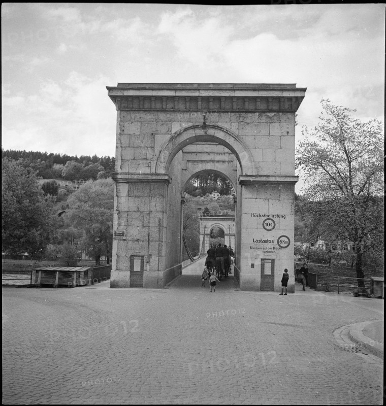 Bridgehead of the Kettenbrucke in Aarau to be pulled down 1947.