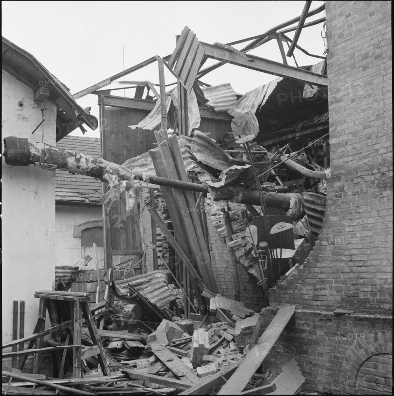 Explosion damage at tobacco drying plant in Payerne 1958.