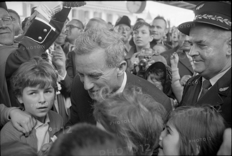 Roger Bonvin, newly elected federal councillor at Martigny railway station; 1962.