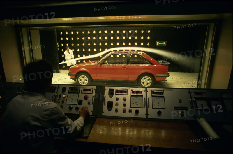 Wind tunnel; Production of Ford Escort at Ford Europe 1981.