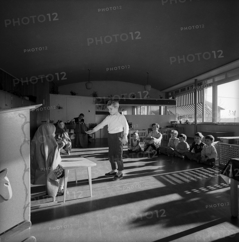 Behavior research, ethology at kindergarten, Zurich 1958.