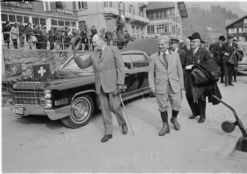 Olav of Norway and federal councillor Roger Bonvin in Lauterbrunnen, 1968.