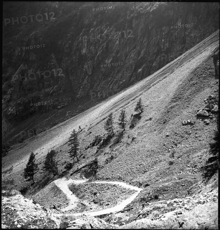 Valais, land slide between Salanfe and Van-d'en-Haut; 1948.