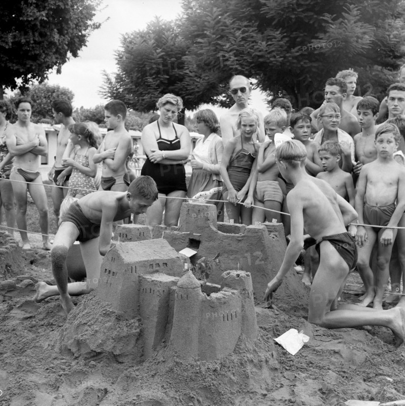 Competition for the most beautiful sandcastle; Geneva 1956.