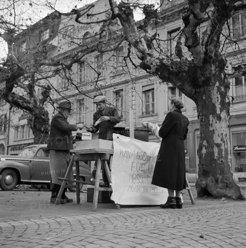 High school pupil for Hungary: chestnut stall, Aarau 1957.