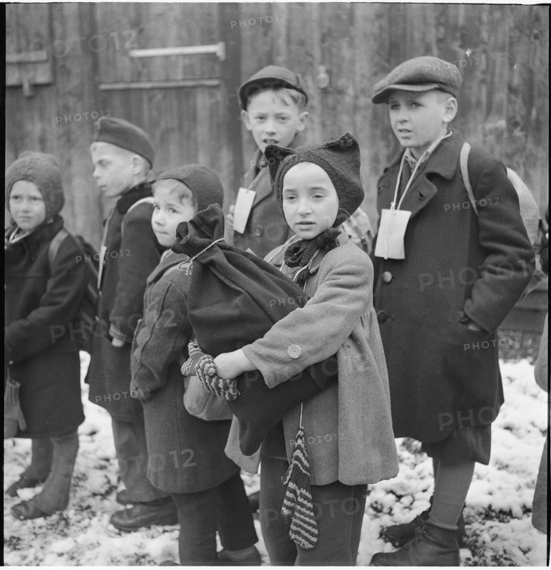 Children from Budapest arrive in Switzerland, holiday for convalescence, 1947.