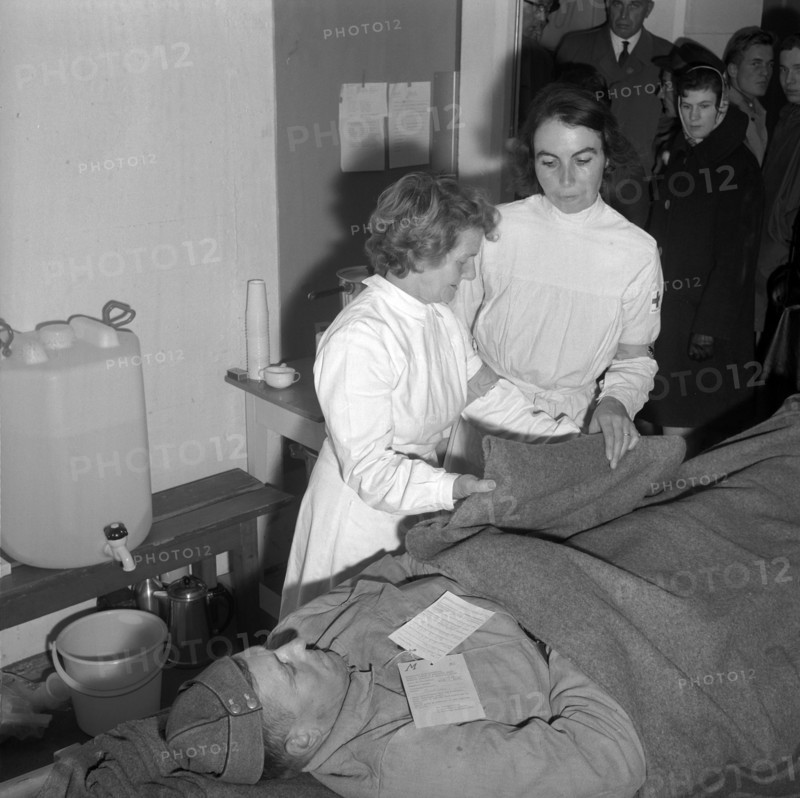 Combined civil defence training in Berne, 1962.
