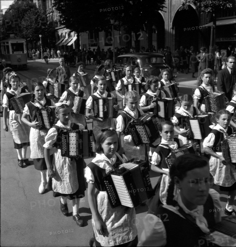 Children collecting money for Swiss donation, 1945.