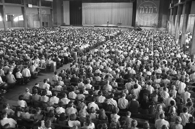 Meeting of Jehovah's Witnesses in Berne, 1971.