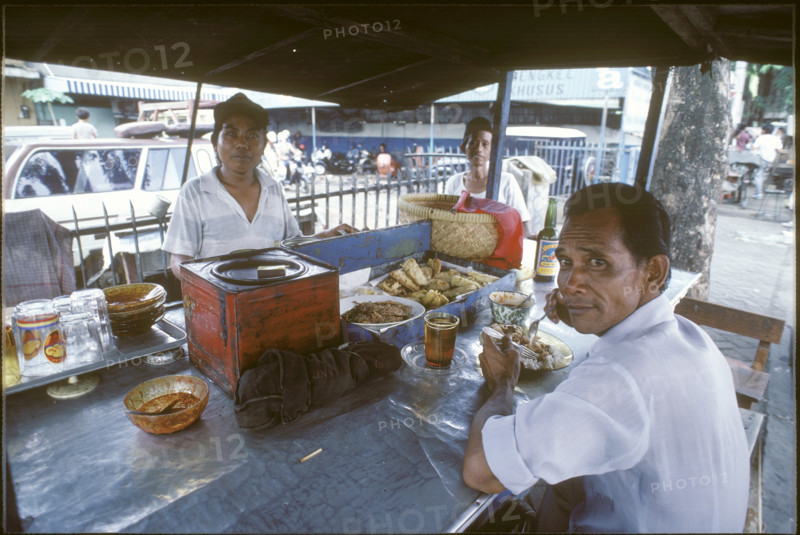 Road kitchen in Jakarta, 1986.