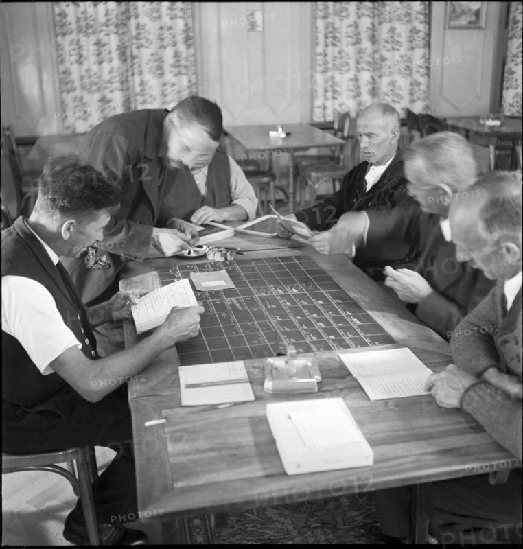 Farmers at the partition of Land, Unterwasser 1945.