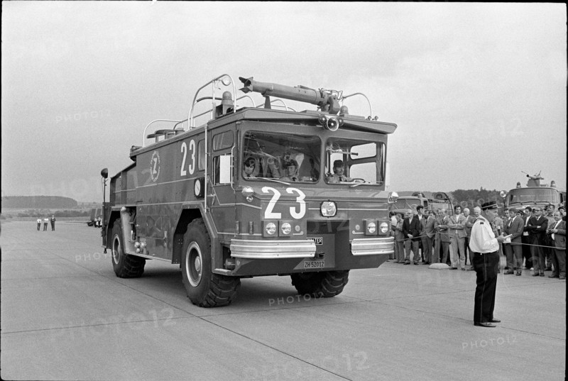 Airport fire-brigade: new fire engine, Kloten 1972.