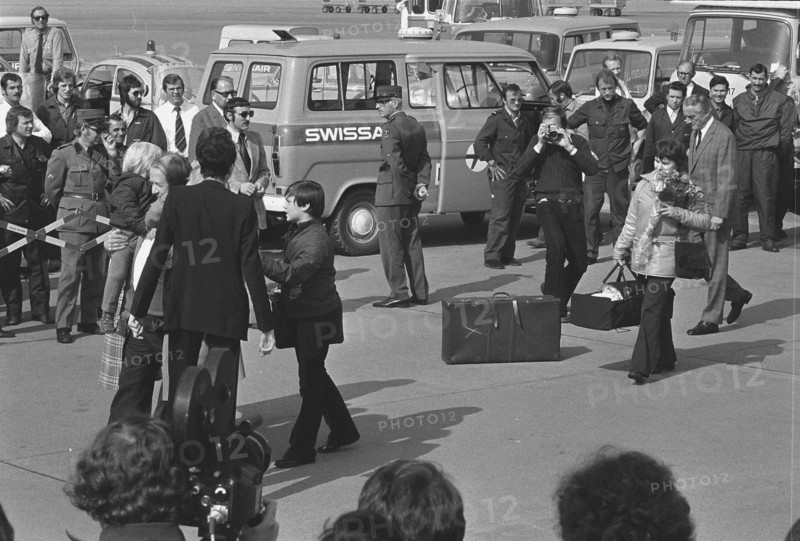 Arrival at Airport Zurich-Kloten in a Swissair DC9; Solzhenitsyn with sons, behind his wife Natalia with the youngest son Stephan.
