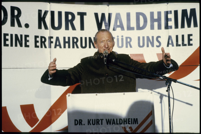 Dr. Kurt Waldheim in the election campaign 1986.