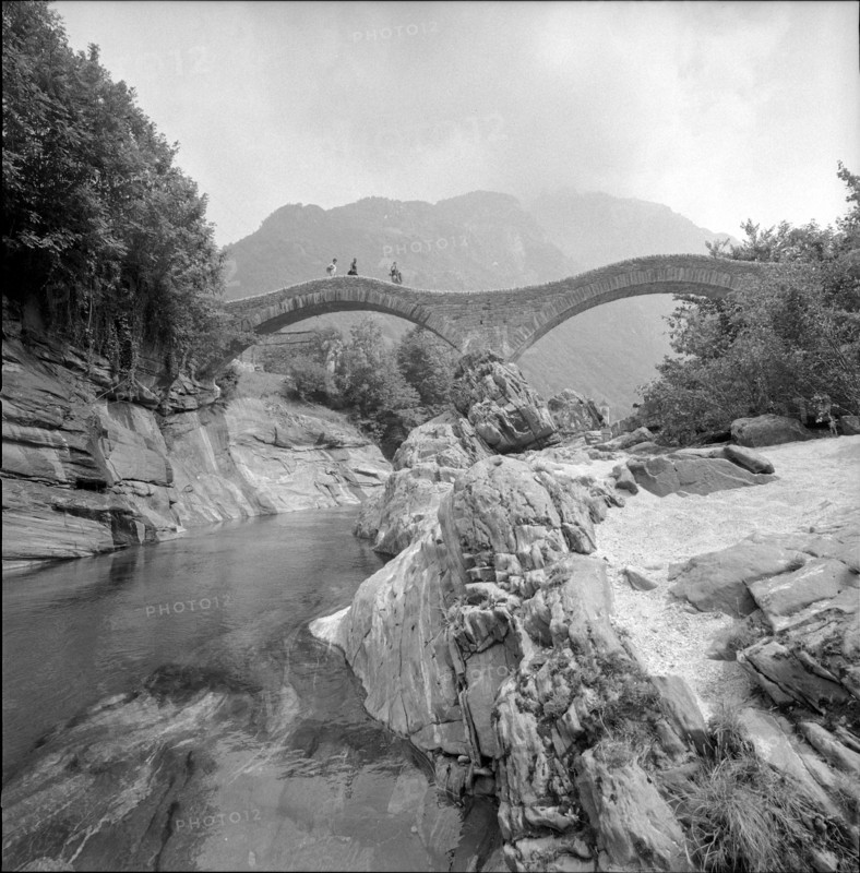 Verzasca valley, roman stone bridge; 1960.
