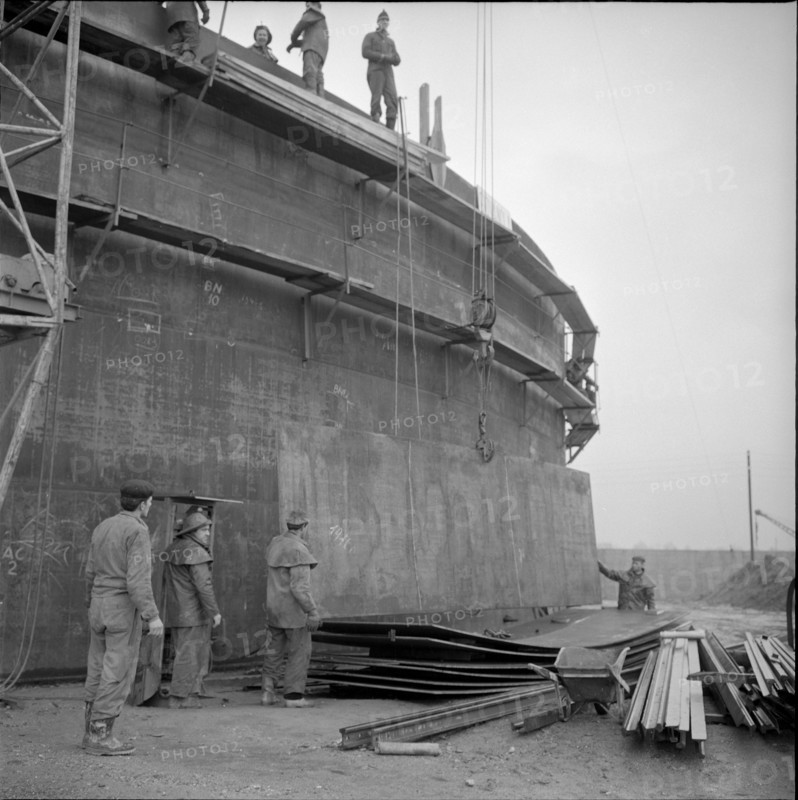 Collombey, refinery under construction; 1961.
