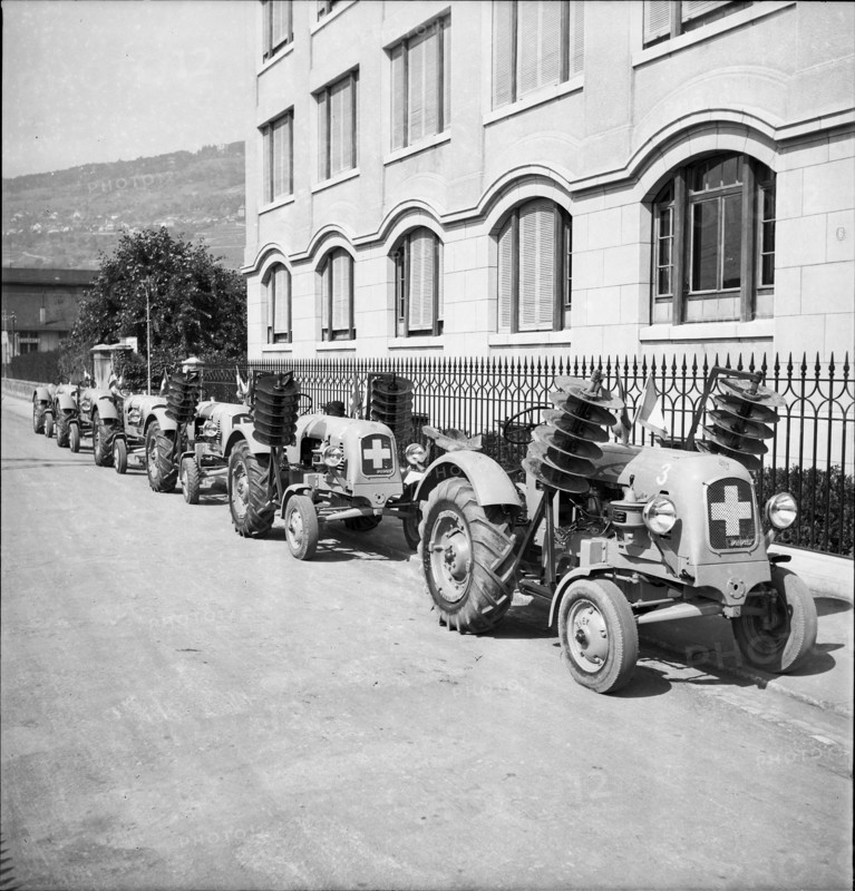 Swiss donation: craftsmen for Luxembourg, 1945.