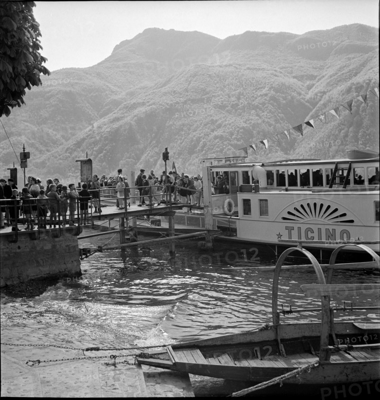 Landing stage in Vico Morcote, 1942.