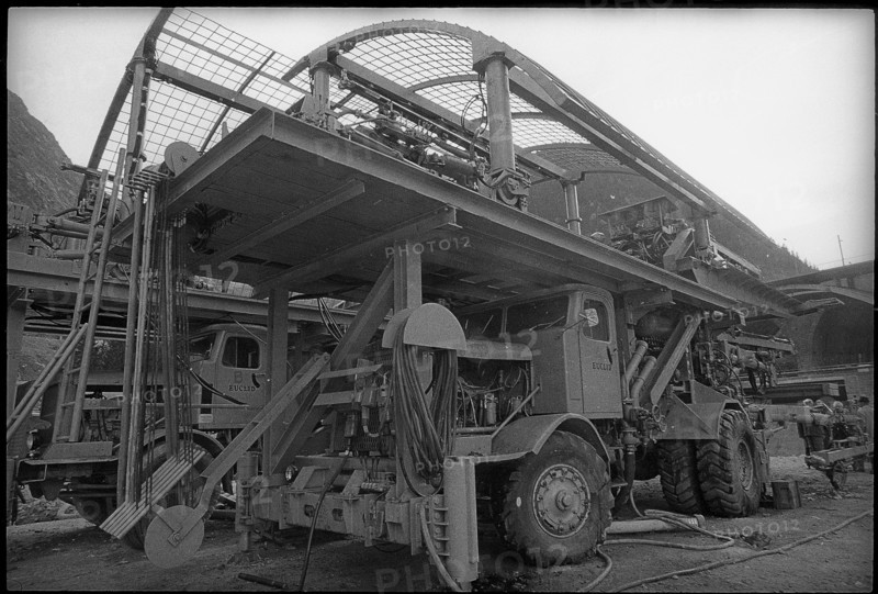 Tunnelling machine, Goschenen 1970.