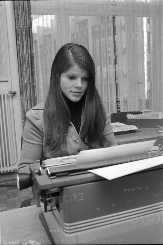 Heidi Fürer, secretary of Schweizer Illustrierte, 1972