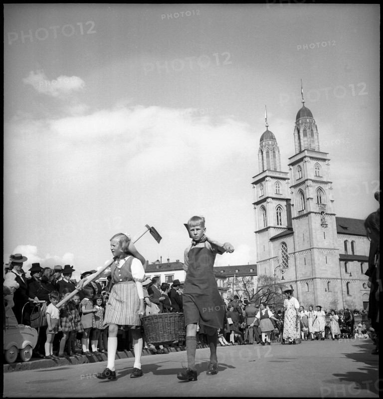 Sechselaeuten parade in Zurich, 1939