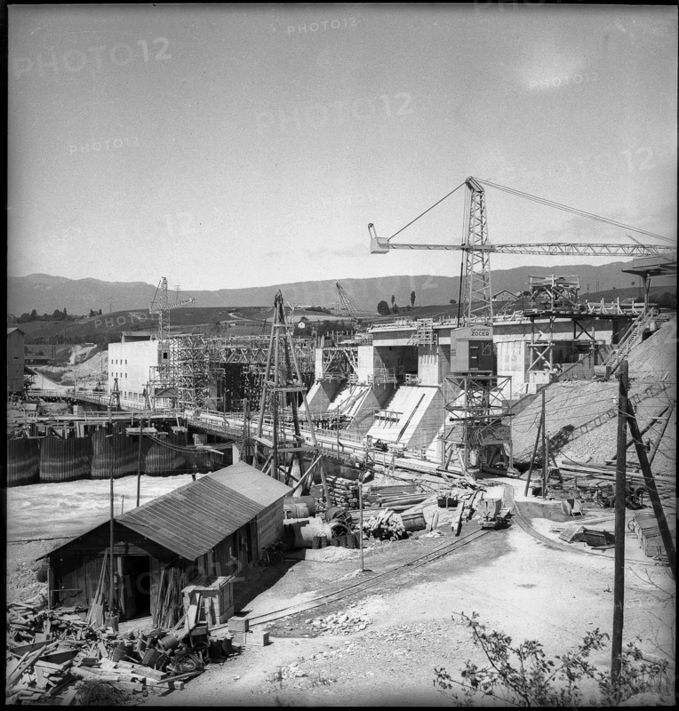 Large scale building site Verbois power station 1942