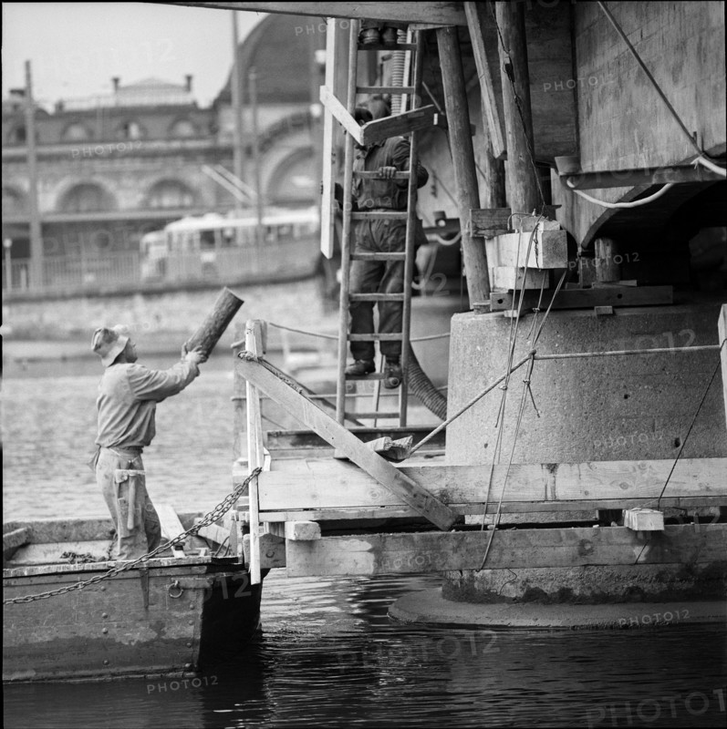 Renovation of the Reuss bridge; 1960
