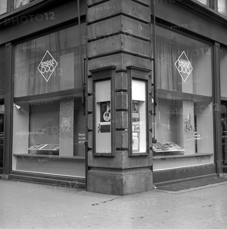 Shop window Ringier publisher: Ringier magazines, 1965