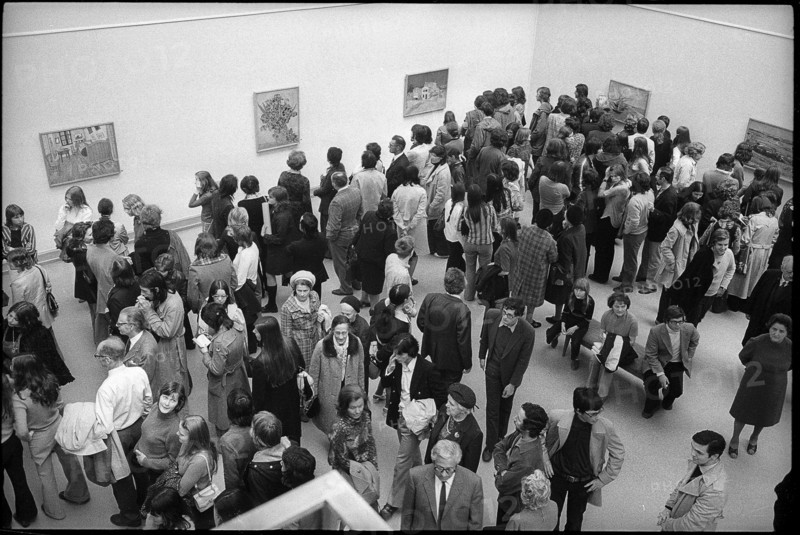 Visitors at Van Gogh exhibition in Berne 1973