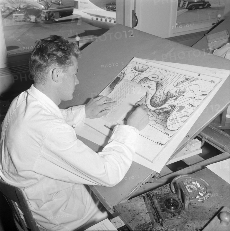 Airport weather service, weather map, Zurich-Kloten 1957