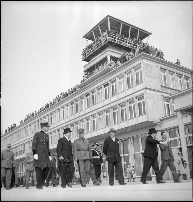 People at the reopening of Geneva International Airport in 1949