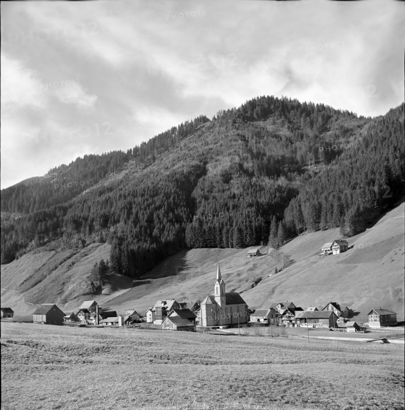 Alpthal, Schwyz; 1951