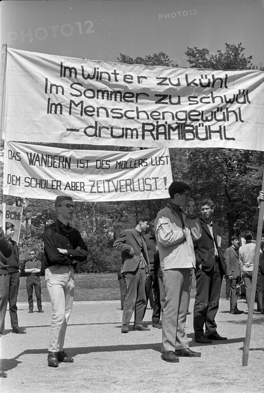 Voting for new high school Rämibühl; students with banners 1965