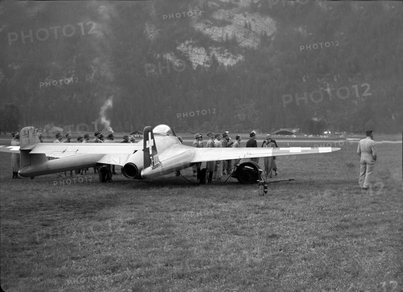 British fighter jet Vampire J-1002 at Meiringen airfield 1946
