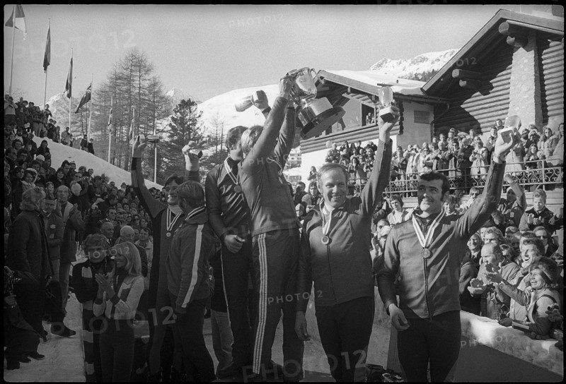 Bob racing WC in St Moritz 1974: Double bobsleigh winners ceremony