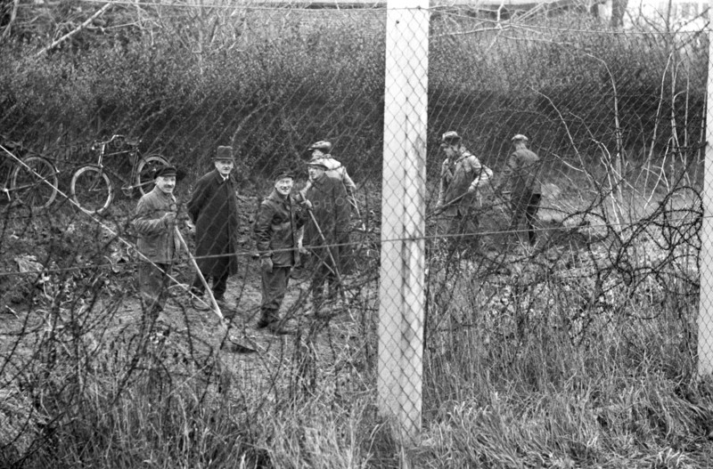 WW2: 'Volkssturm' shoveling trenches, Konstanz 1944