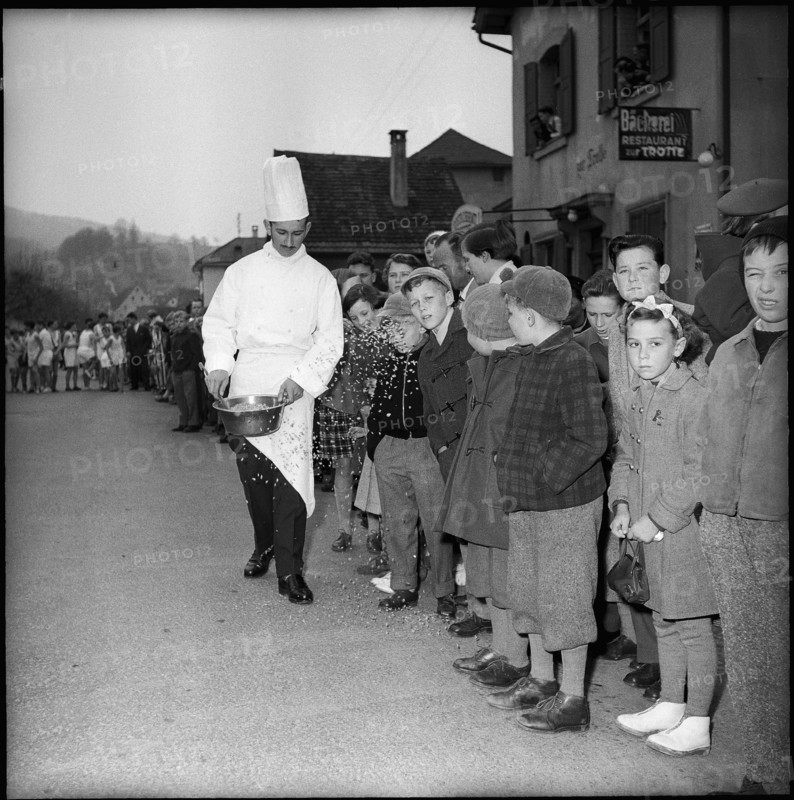 Egg picking, Eastern custom in Muttenz, 1958