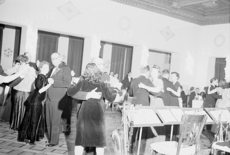 St. Moritz 1947: Dancing couples