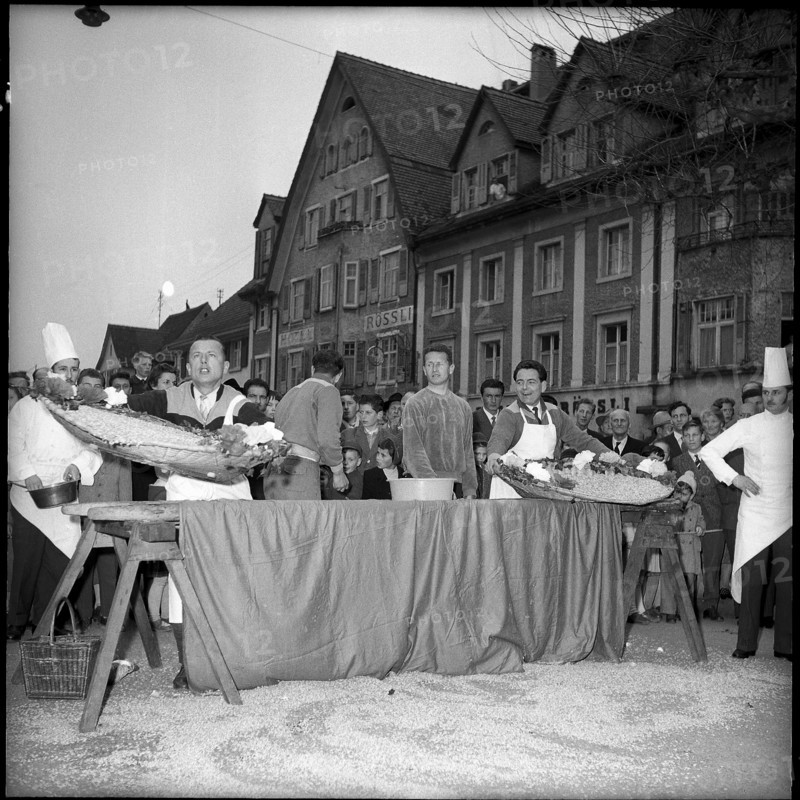 Egg picking, Eastern custom in Muttenz, 1958