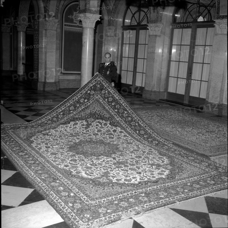 Persian carpet, gift from the Shah of Persia to the federal council; 1960