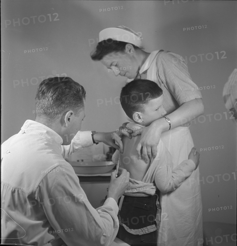 Boy at diphteria vaccination, children's clinic Zurich around 1947